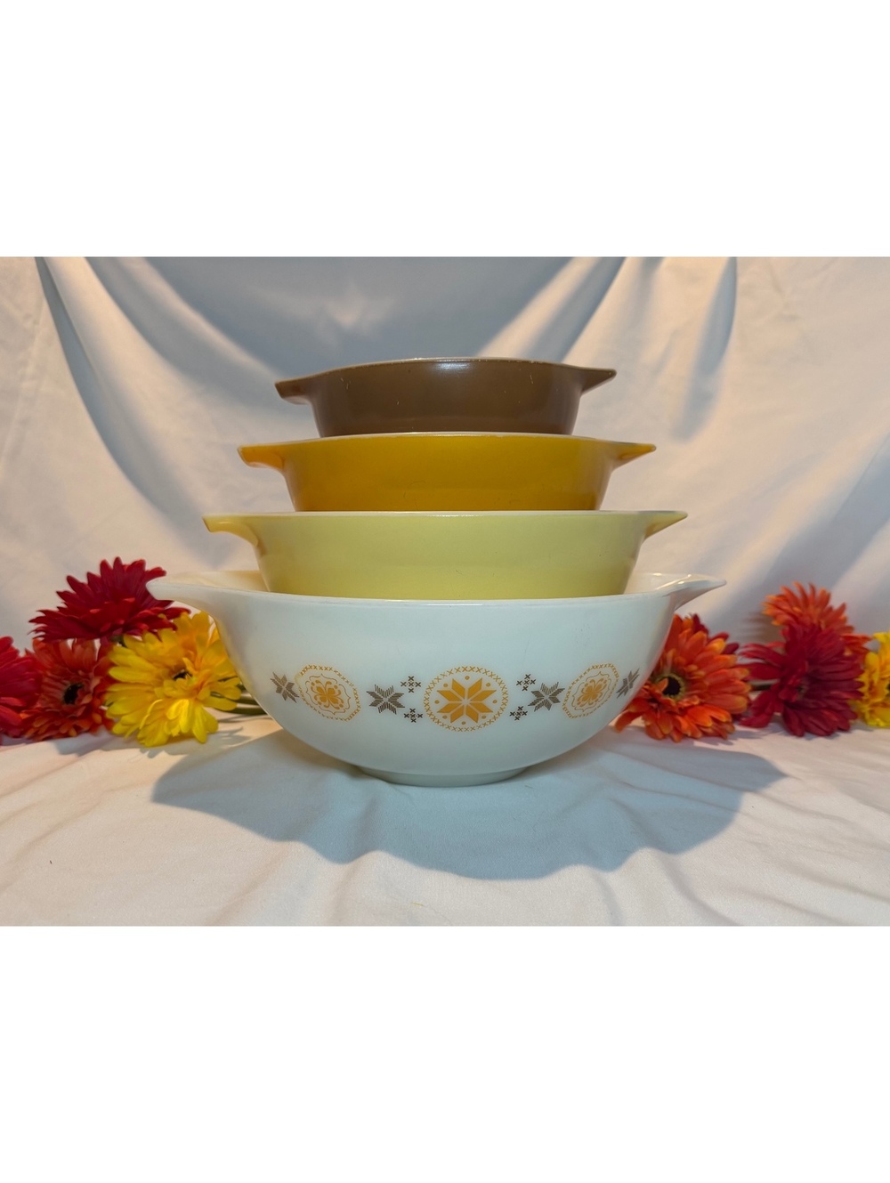 Vintage Pyrex Town & Country Cinderella Mixing Bowls Set 441 442 443 444